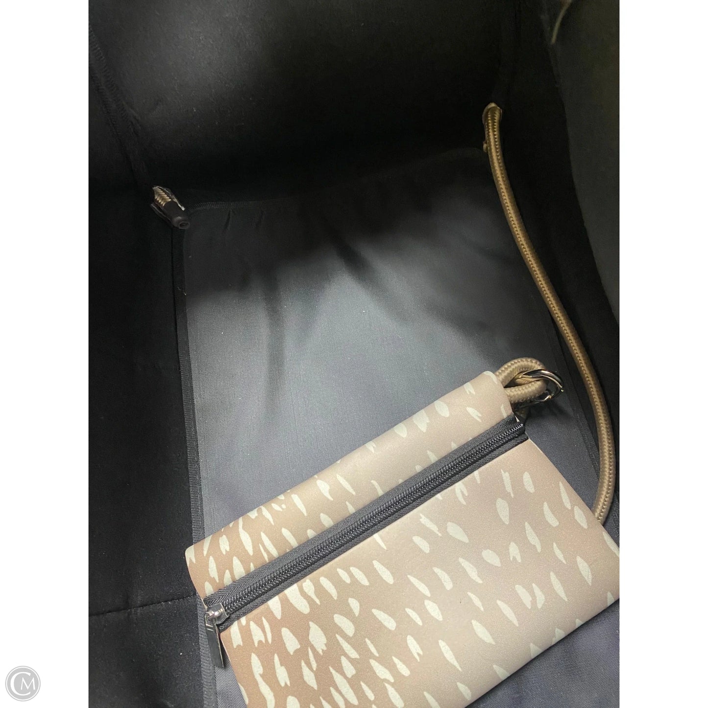 Tote By Clothes Mentor, Size: Medium