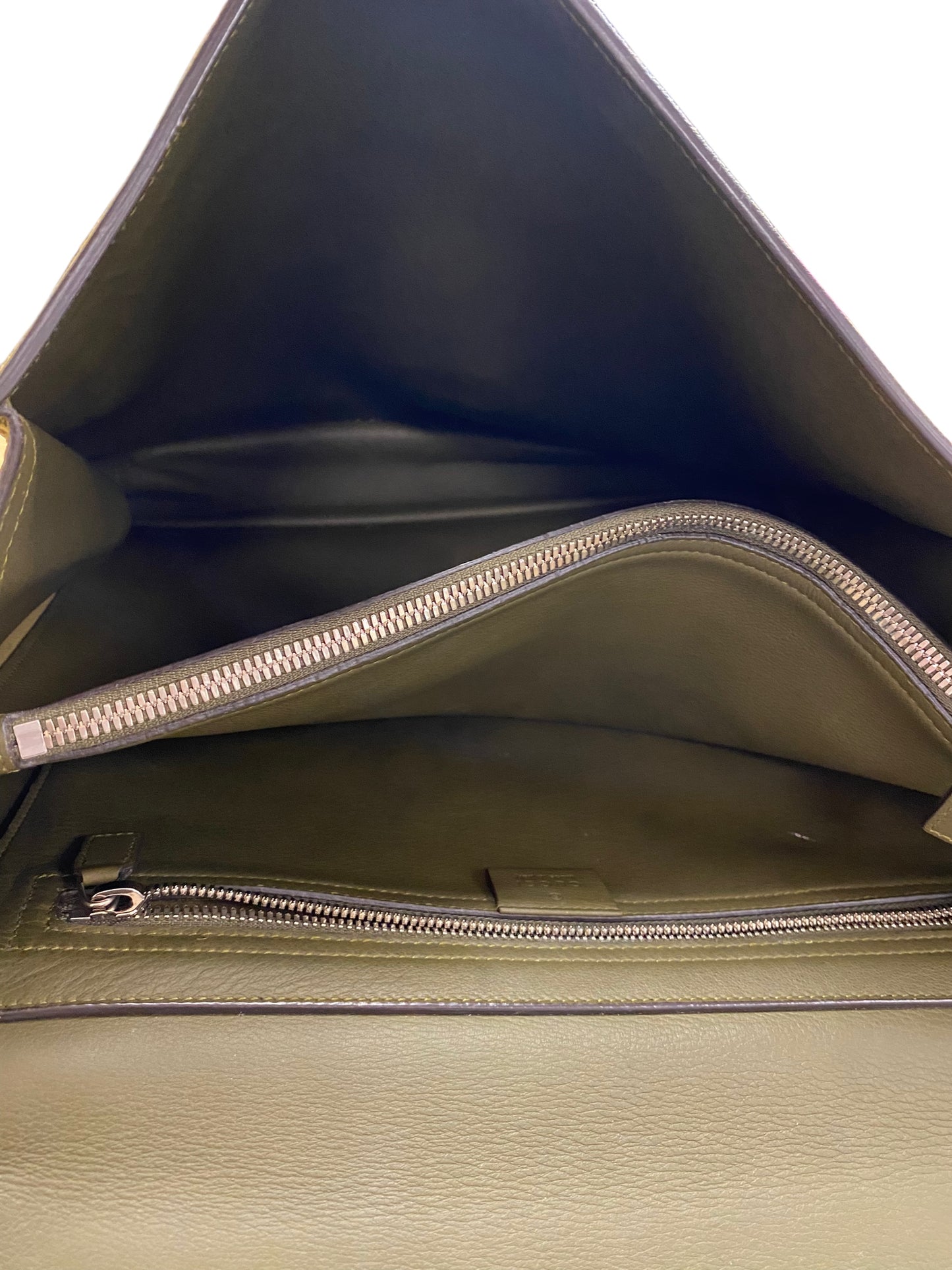 Crossbody Luxury Designer By Gucci Size: Large