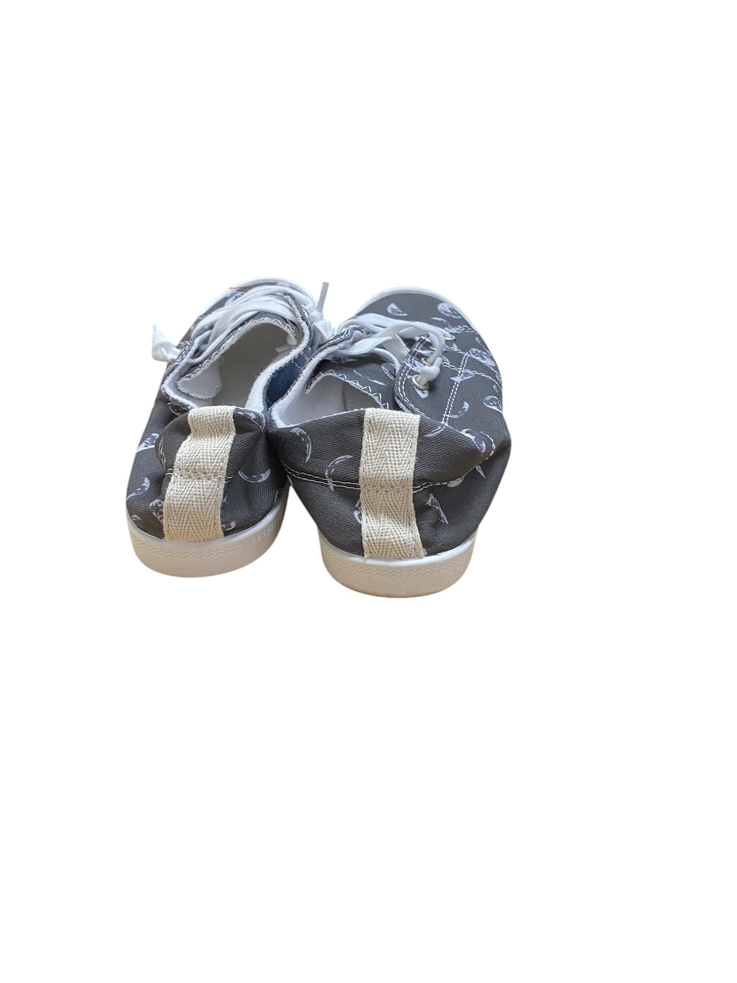 Shoes Flats By Clothes Mentor In Grey, Size: 8