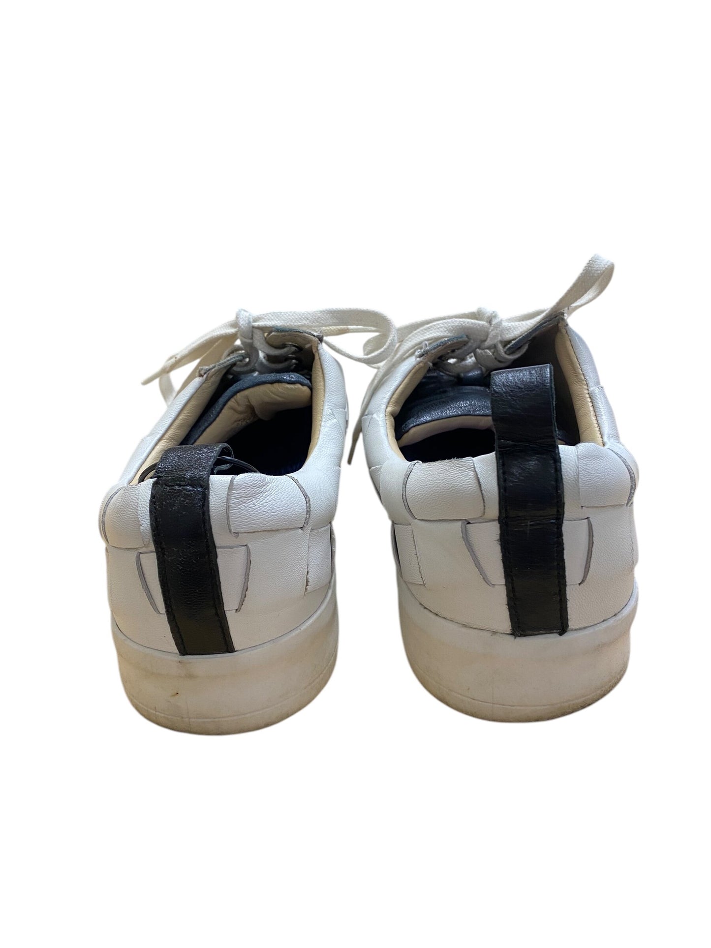 Shoes Sneakers By Clothes Mentor Size: 10