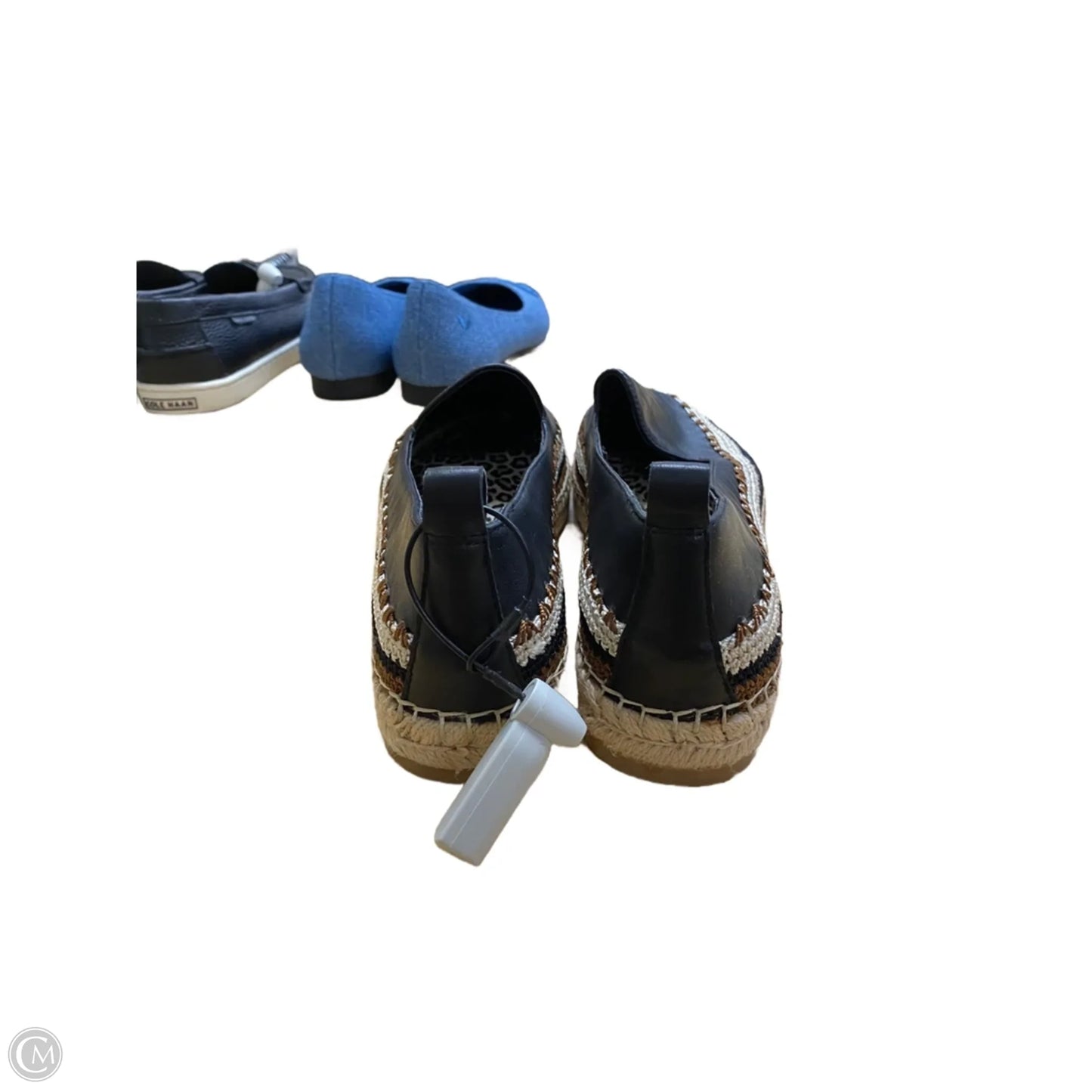 Shoes Flats By Chicos In Black, Size: 8