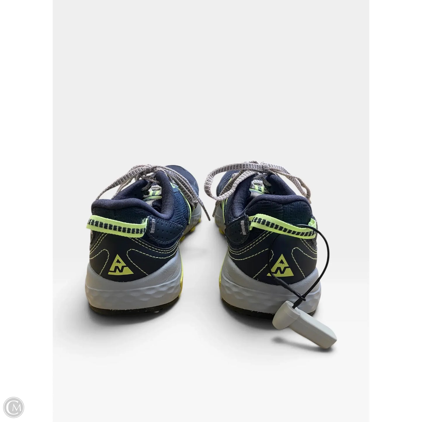Shoes Athletic By New Balance In Navy, Size: 9