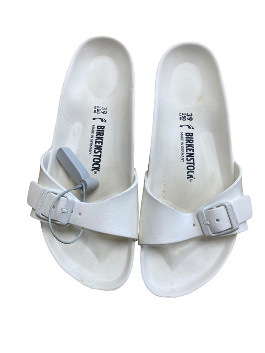 Sandals Sport By Birkenstock In White, Size: 8