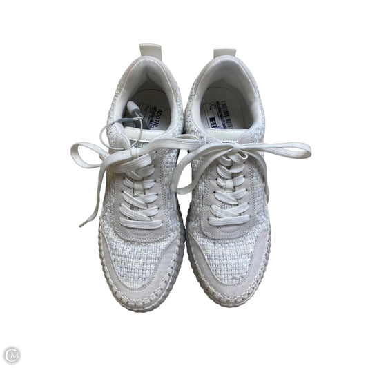 Shoes Sneakers By Universal Thread In White, Size: 9