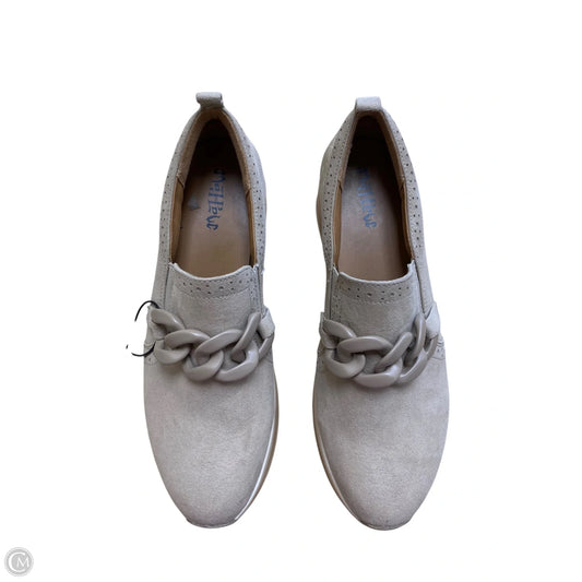 Shoes Flats By Mad Love In Tan, Size: 10