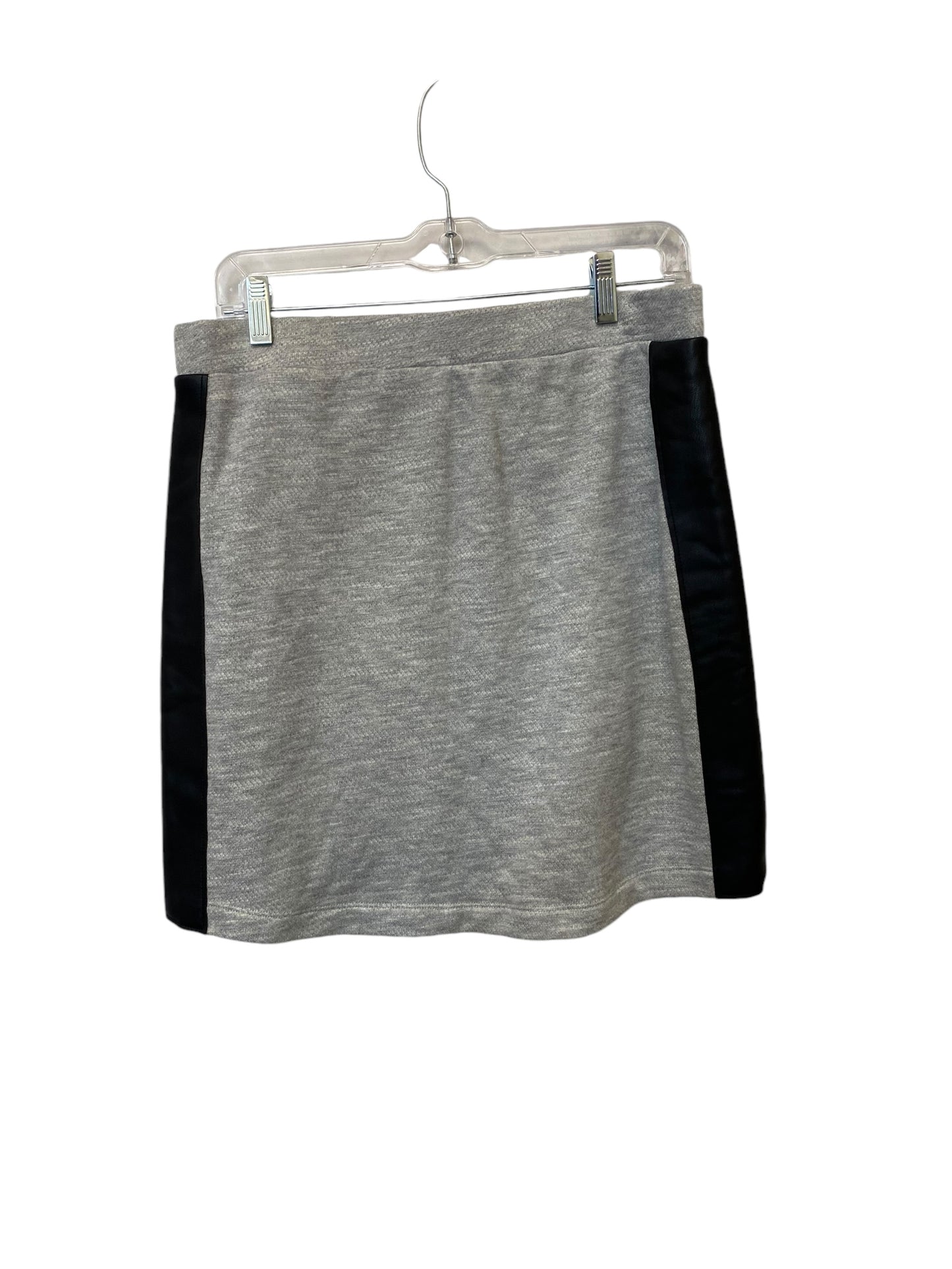 Skirt Mini & Short By Cato In Grey, Size: M