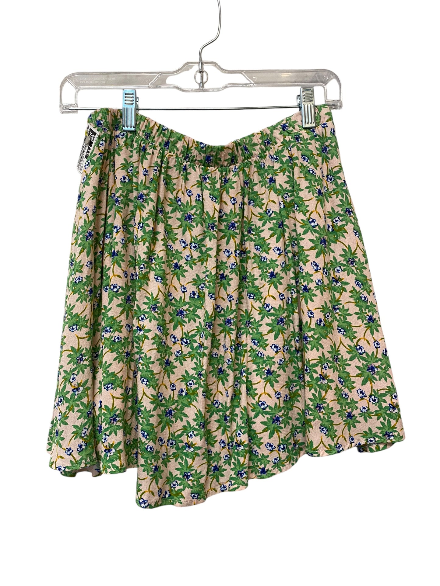 Skirt Mini & Short By Chelsea And Violet In Floral Print, Size: S