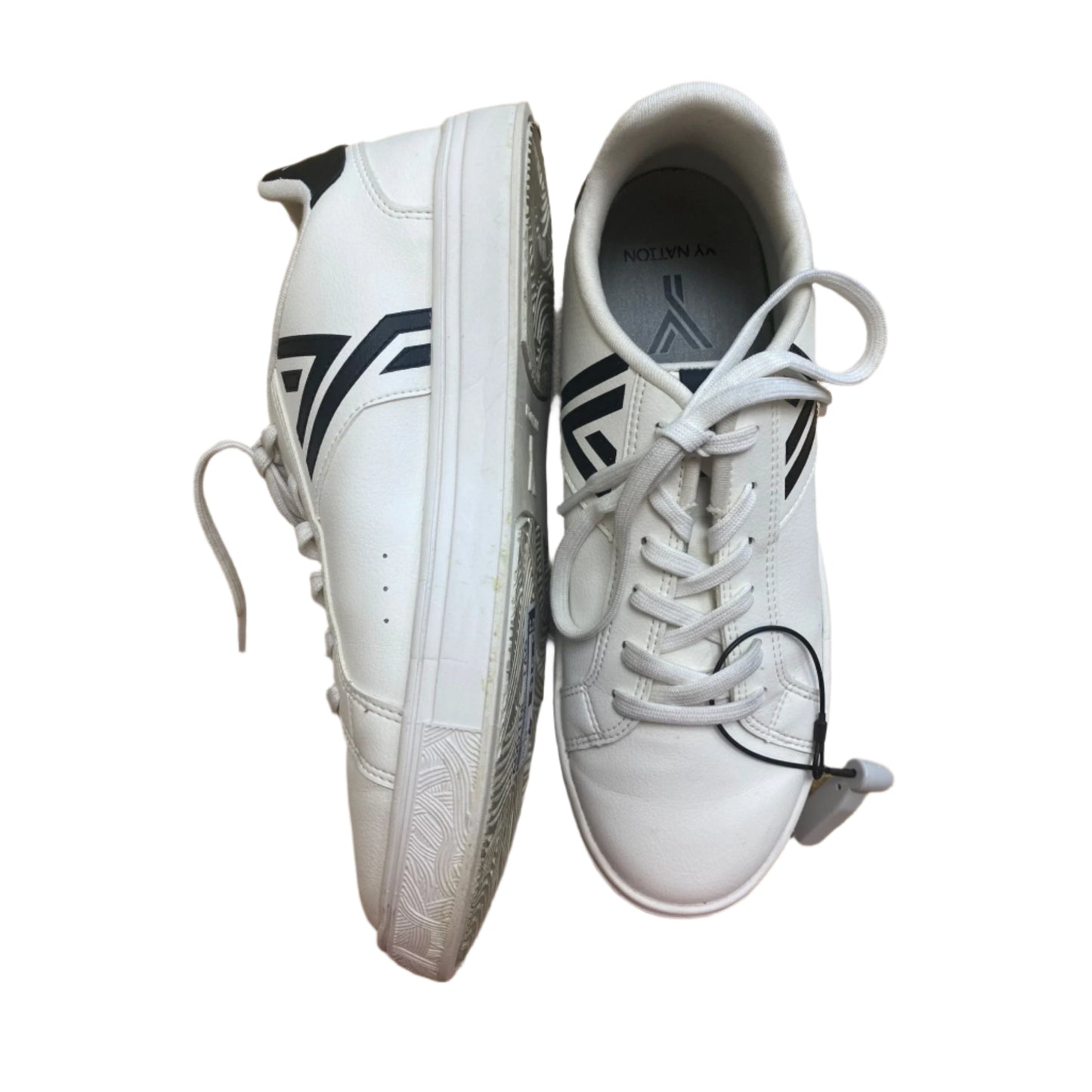Shoes Sneakers By Clothes Mentor In White, Size: 10