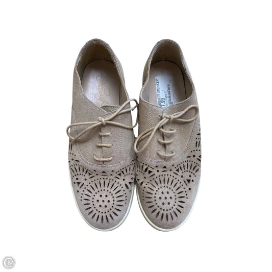 Shoes Flats By Naughty Monkey In Tan, Size: 8