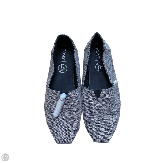 Shoes Flats By Toms In Grey, Size: 8