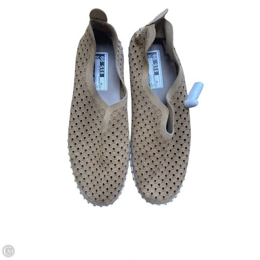 Shoes Flats By Clothes Mentor In Tan, Size: 10