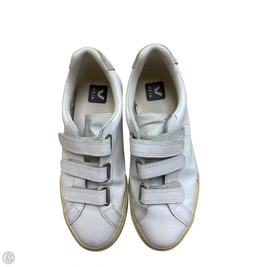 Shoes Sneakers By Clothes Mentor In White, Size: 8