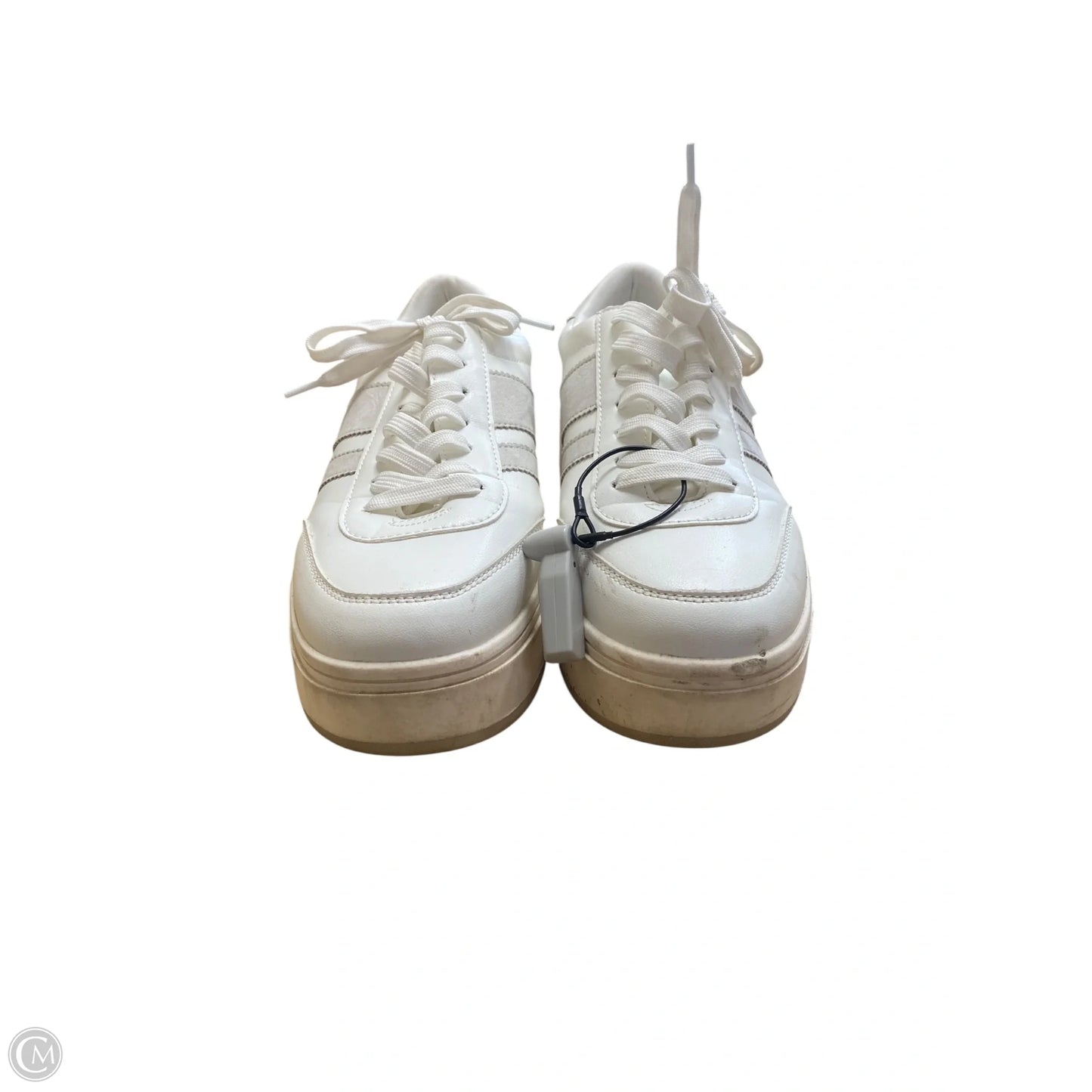 Shoes Sneakers By Clothes Mentor In White, Size: 9