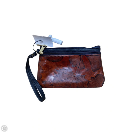 Wristlet By Cmf, Size: Small