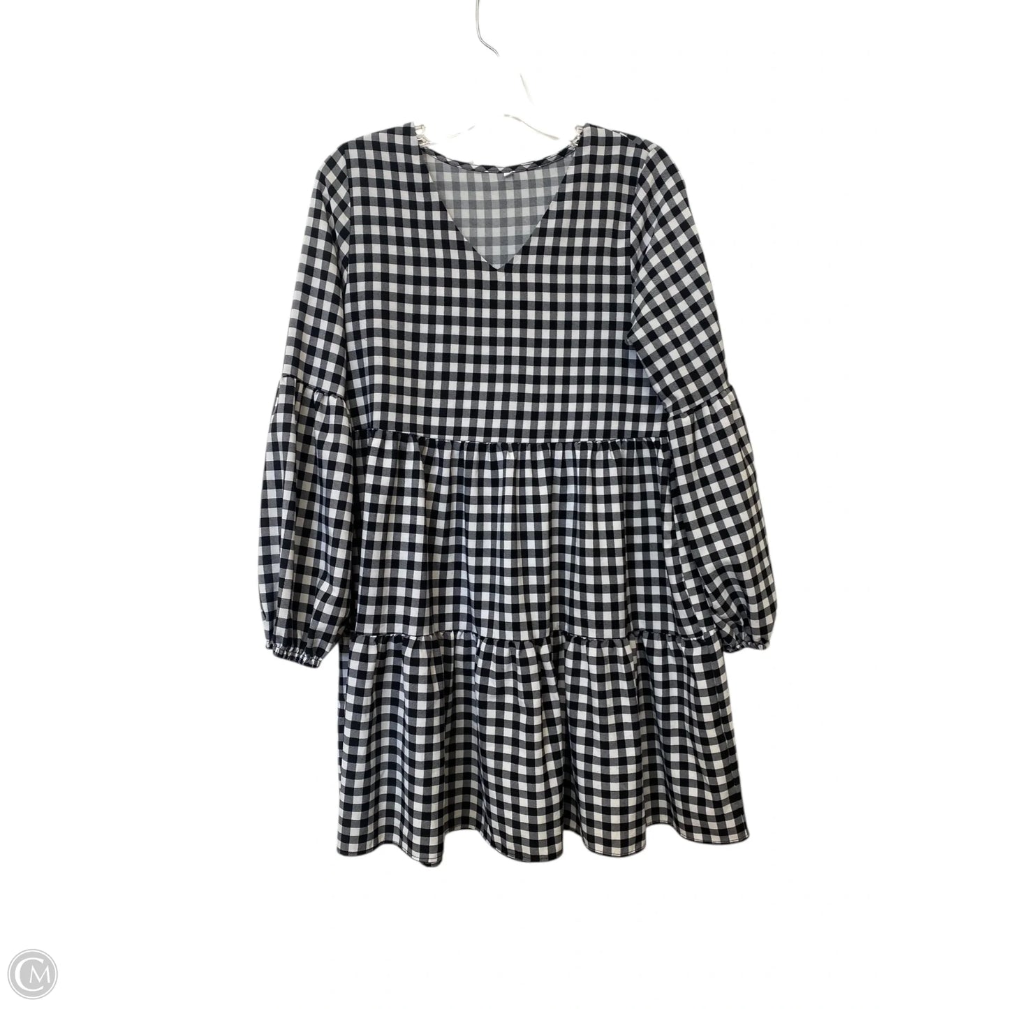 Dress Casual Short By Cmf In Black & White, Size: M