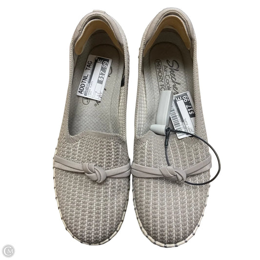 Shoes Flats By Skechers In Grey, Size: 7