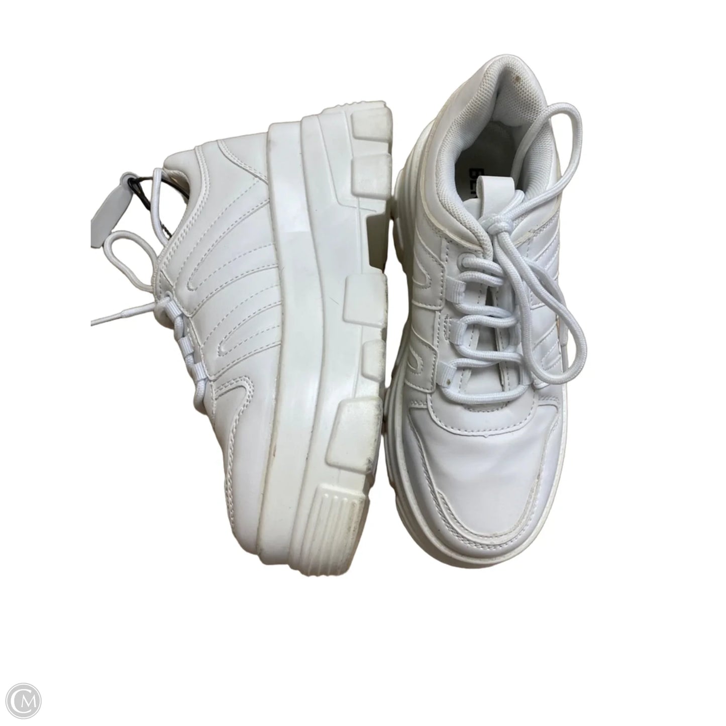 Shoes Sneakers By Clothes Mentor In White, Size: 6