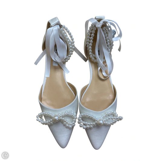 Shoes Flats By Clothes Mentor In White, Size: 10