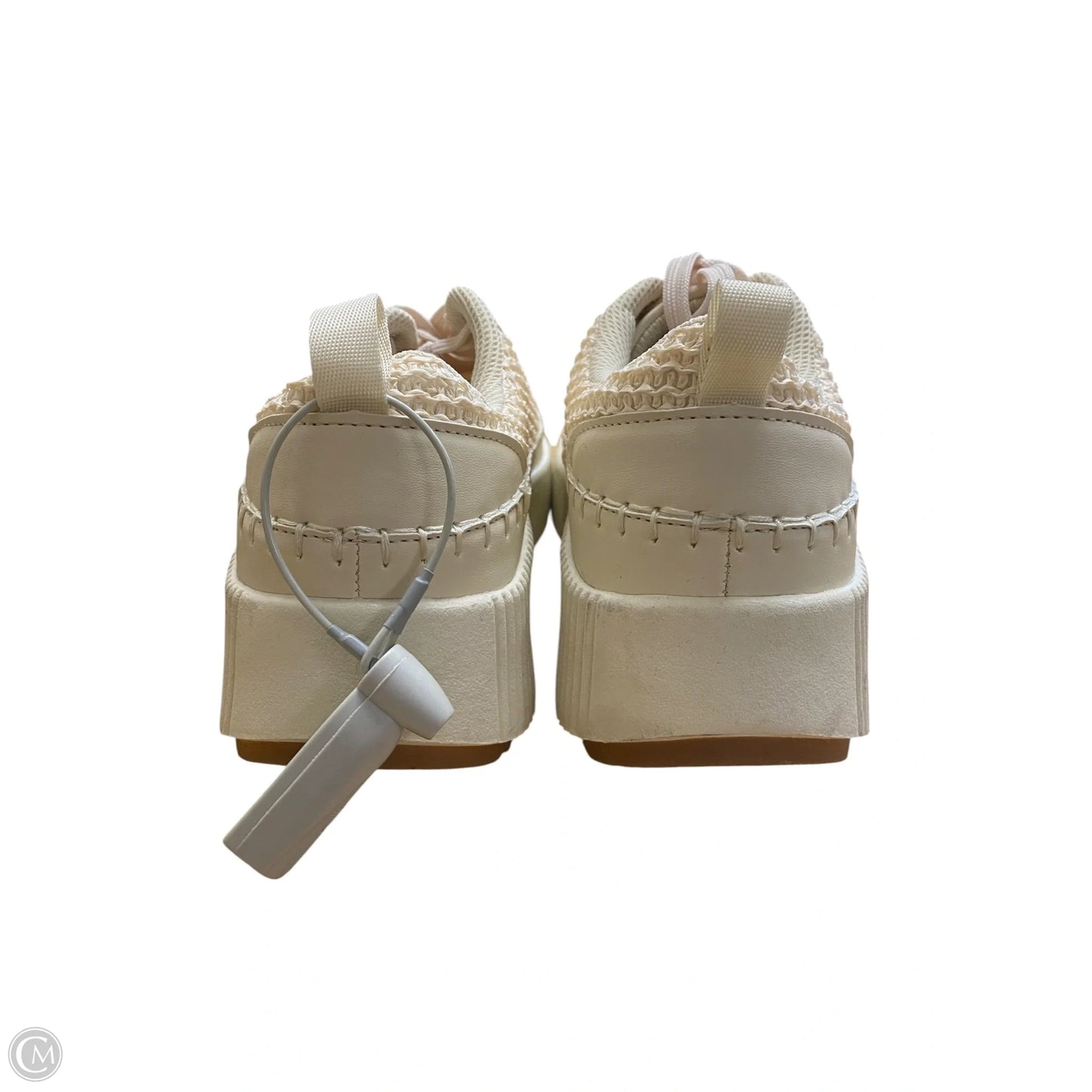 Shoes Sneakers By Clothes Mentor In Cream, Size: 7