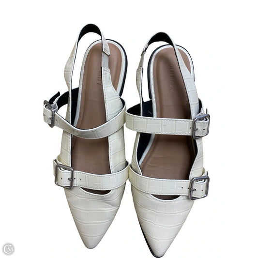 Shoes Flats By Old Navy In Cream, Size: 10
