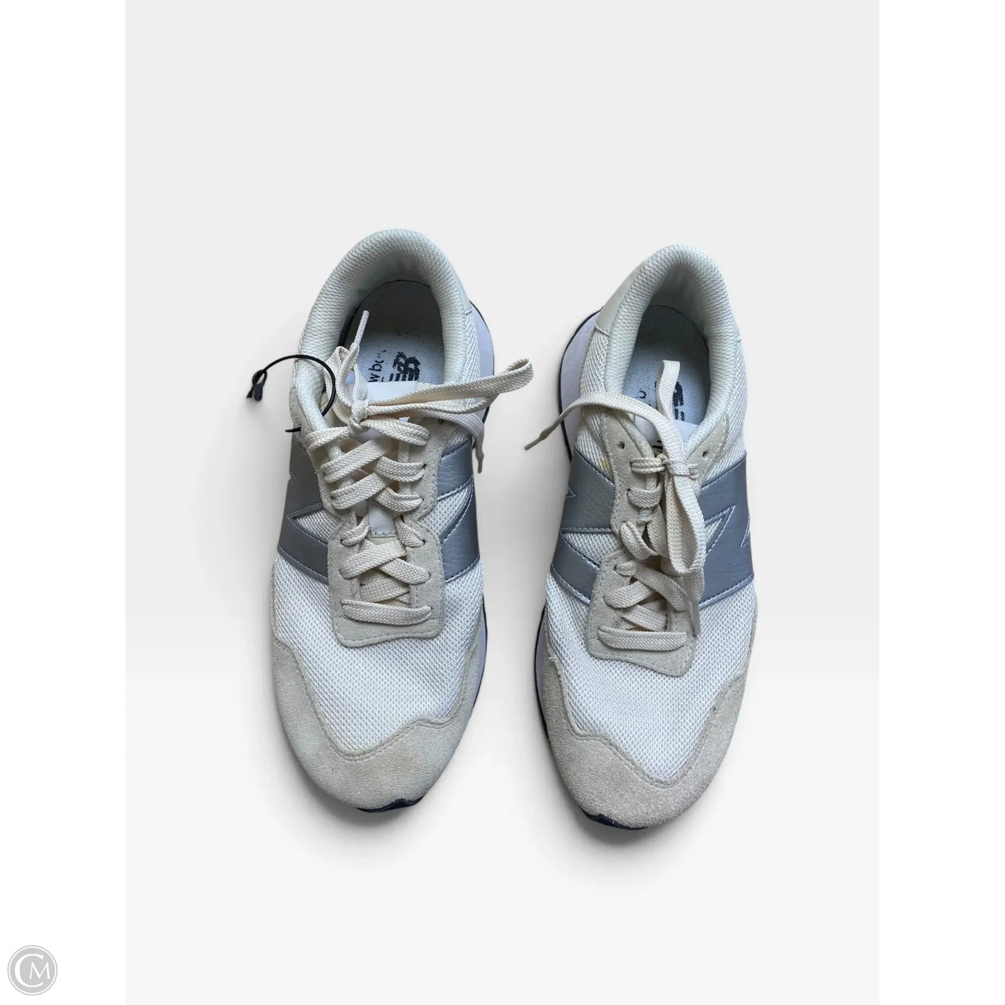 Shoes Athletic By New Balance In Cream, Size: 9
