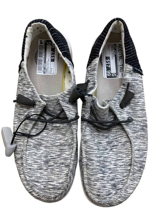 Striped Pattern Shoes Flats Hey Dude, Size 7