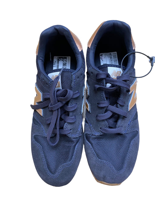 Navy Shoes Athletic New Balance, Size 8