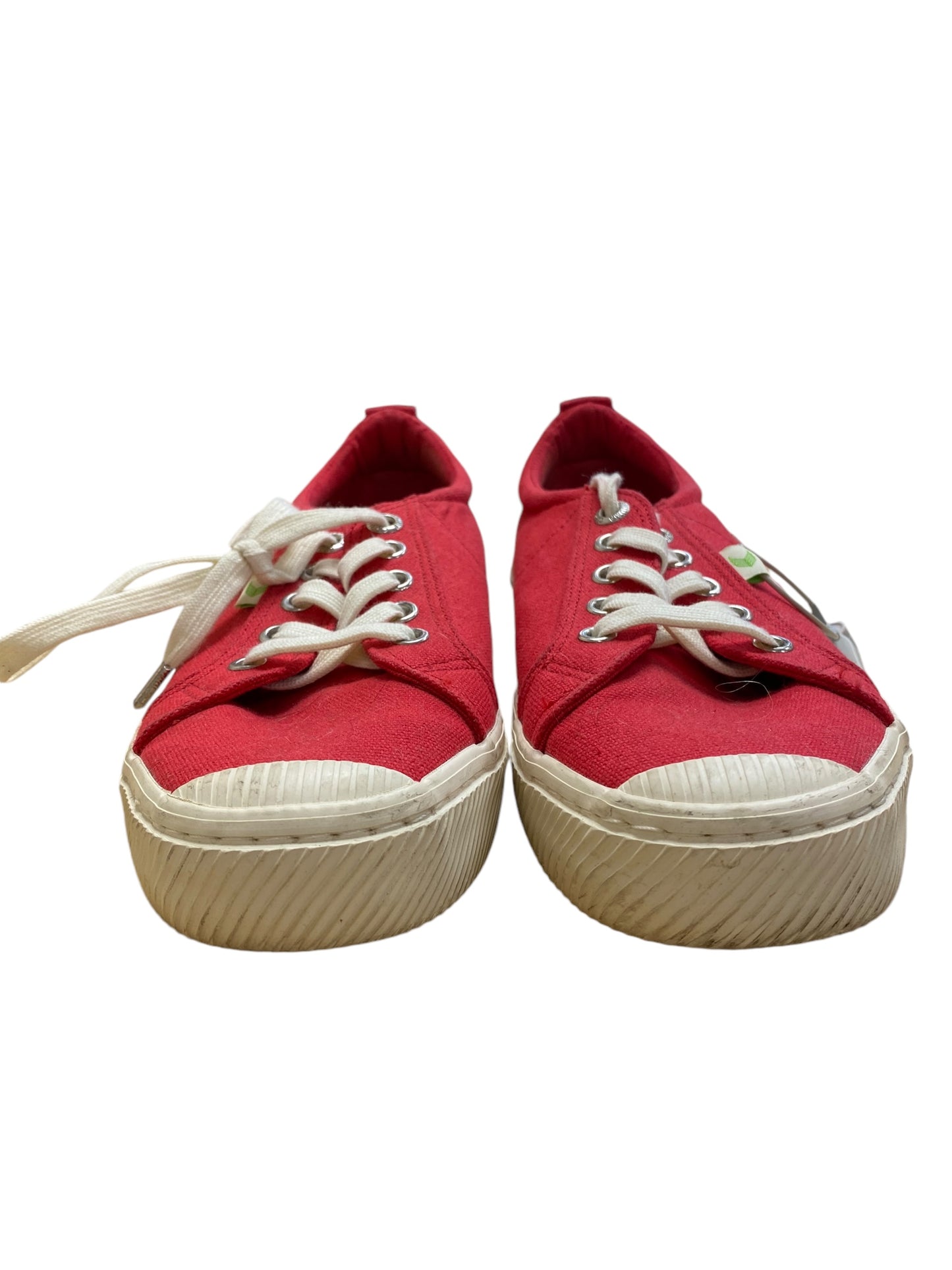 Shoes Sneakers By Cariuma In Red, Size: 8.5