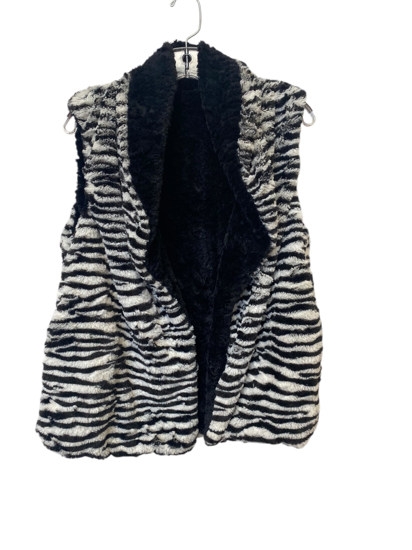 Vest Faux Fur & Sherpa By Clothes Mentor In Black & White, Size: S