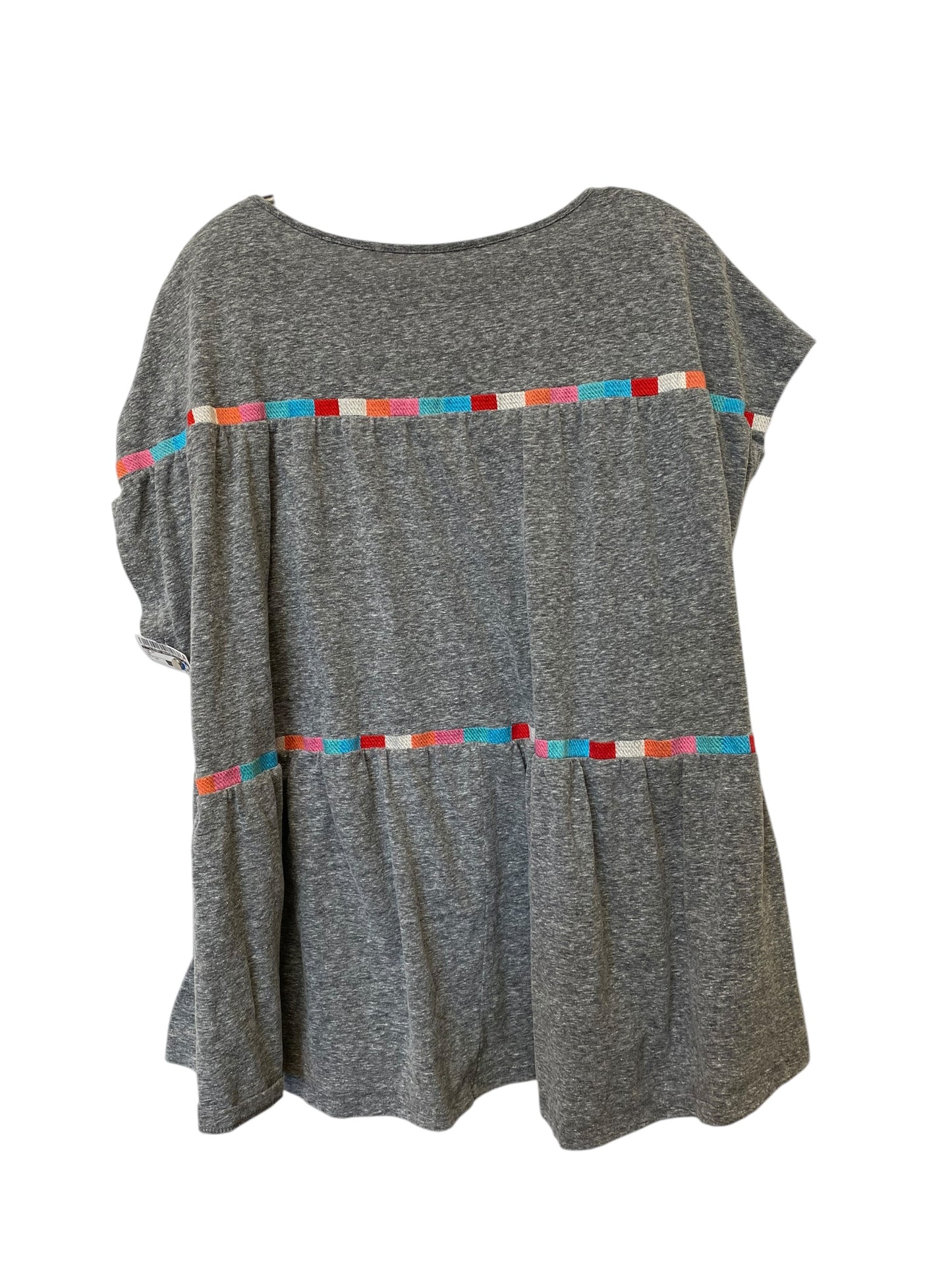 Top Short Sleeve By Clothes Mentor In Grey, Size: 2x