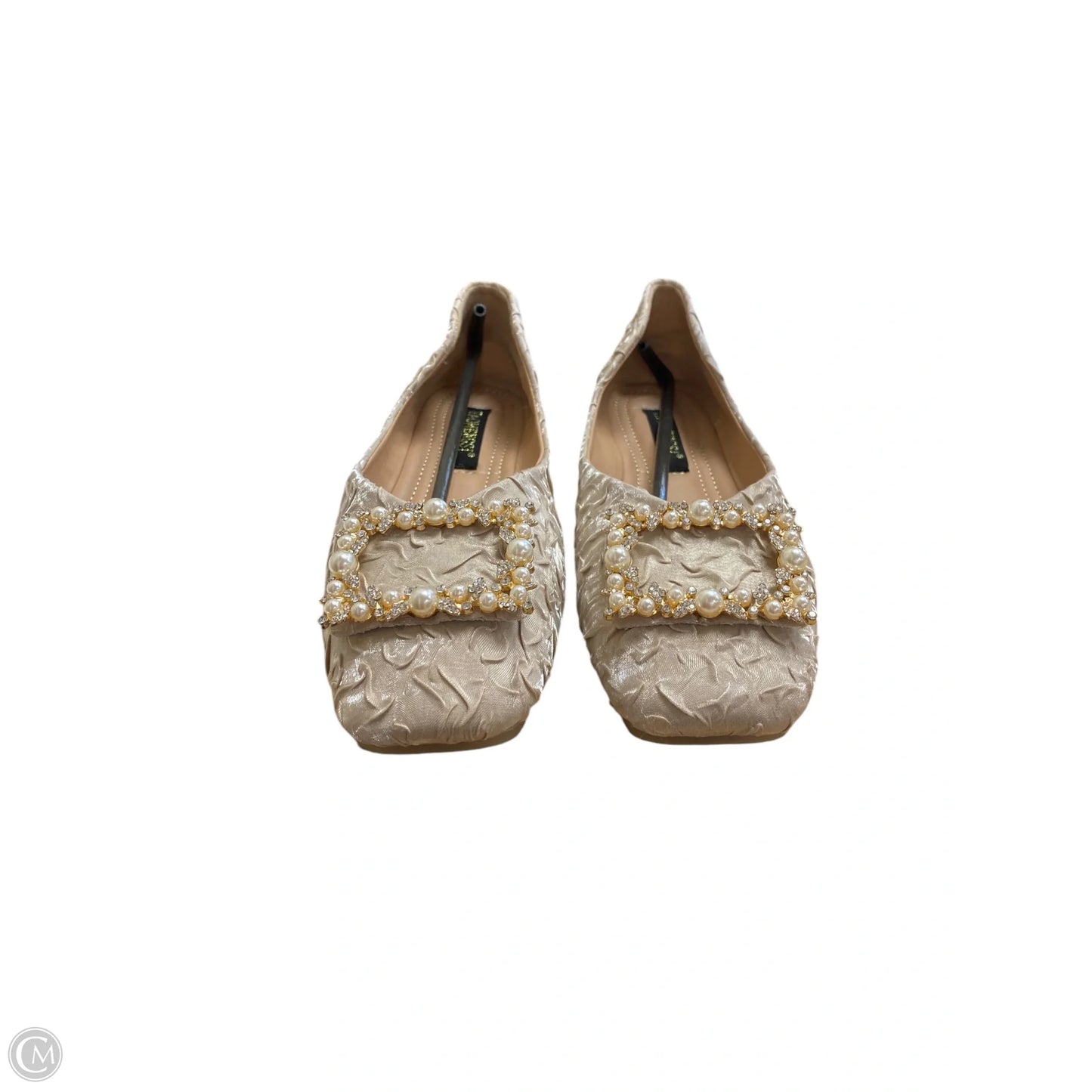 Shoes Flats By Clothes Mentor In Beige