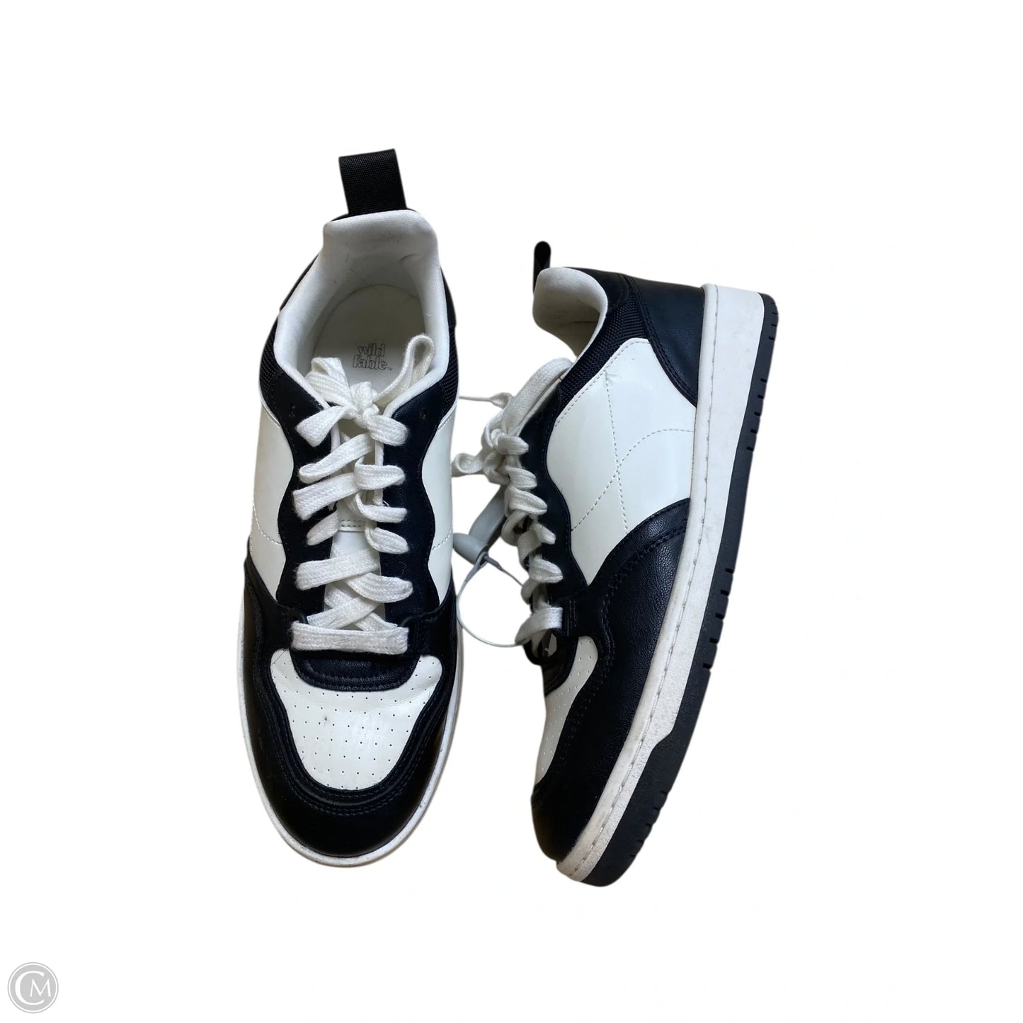Shoes Sneakers By Wild Fable In Black & White, Size: 10