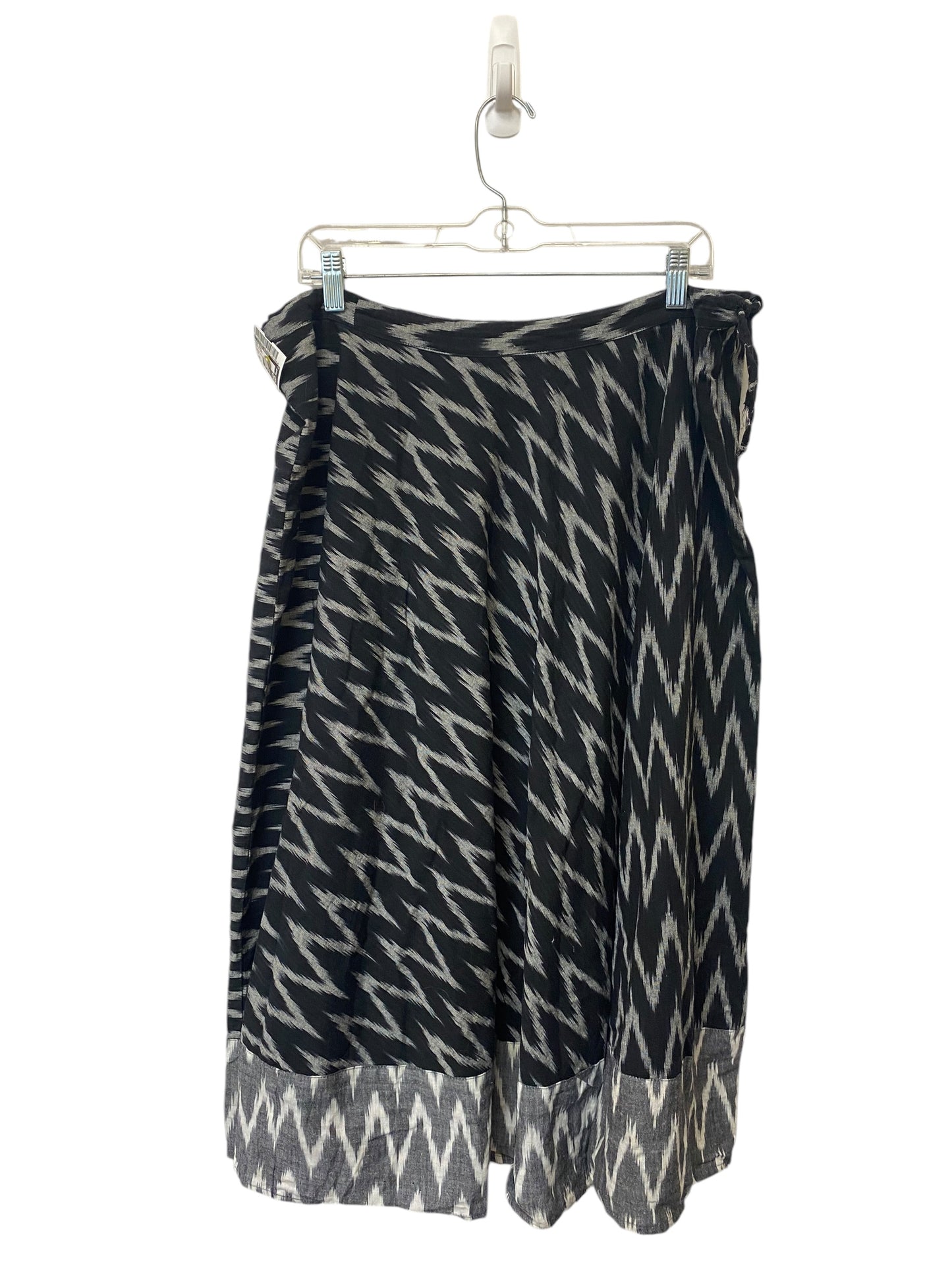 Skirt Maxi By Clothes Mentor In Black & Grey, Size: 0