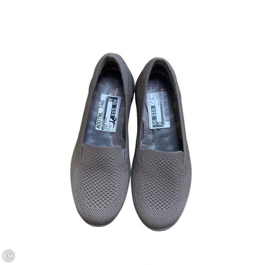Shoes Flats By Skechers In Brown, Size: 6