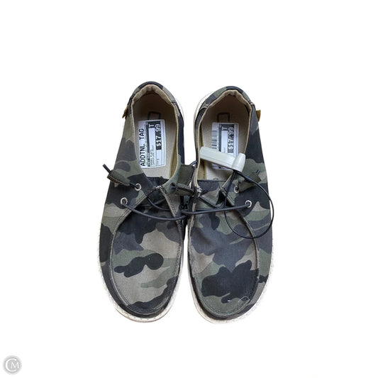 Shoes Flats By Hey Dude In Camouflage Print, Size: 7