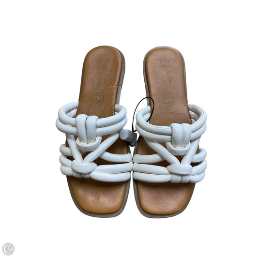 Sandals Flats By Seychelles In White, Size: 8.5