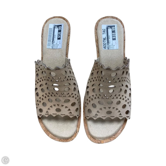 Shoes Heels Wedge By Vaneli In Beige, Size: 8