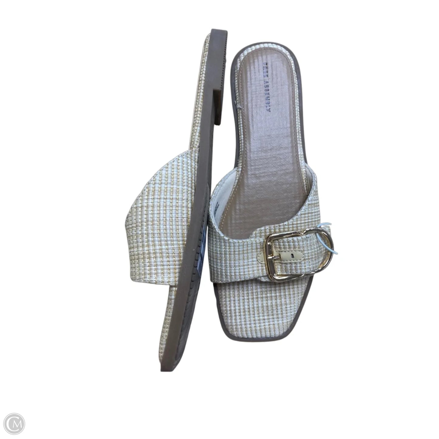 Shoes Flats By Free Assembly In Beige, Size: 8