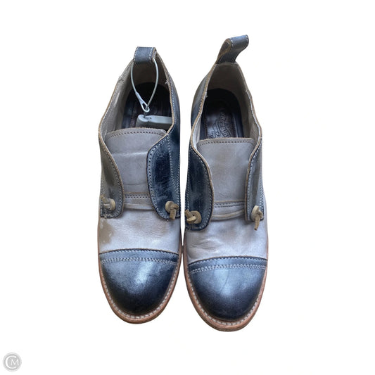 Shoes Flats By Freebird In Grey, Size: 9