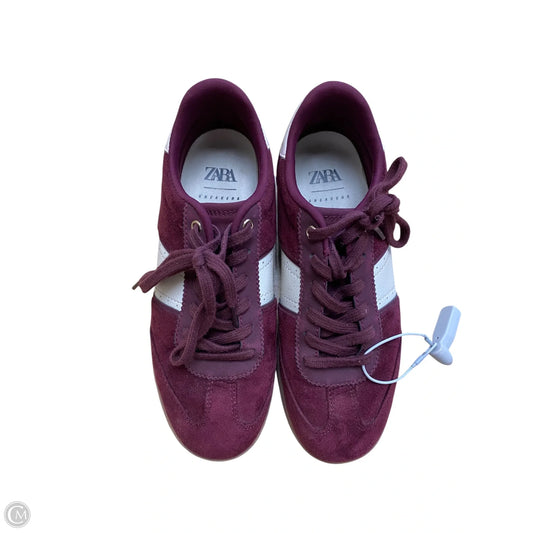 Shoes Sneakers By Zara In Maroon, Size: 6.5
