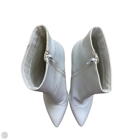Boots Ankle Heels By Clothes Mentor In White, Size: 9
