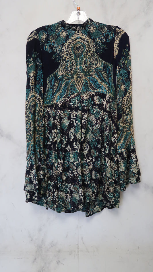 Dress Casual Short By Free People  Size: S